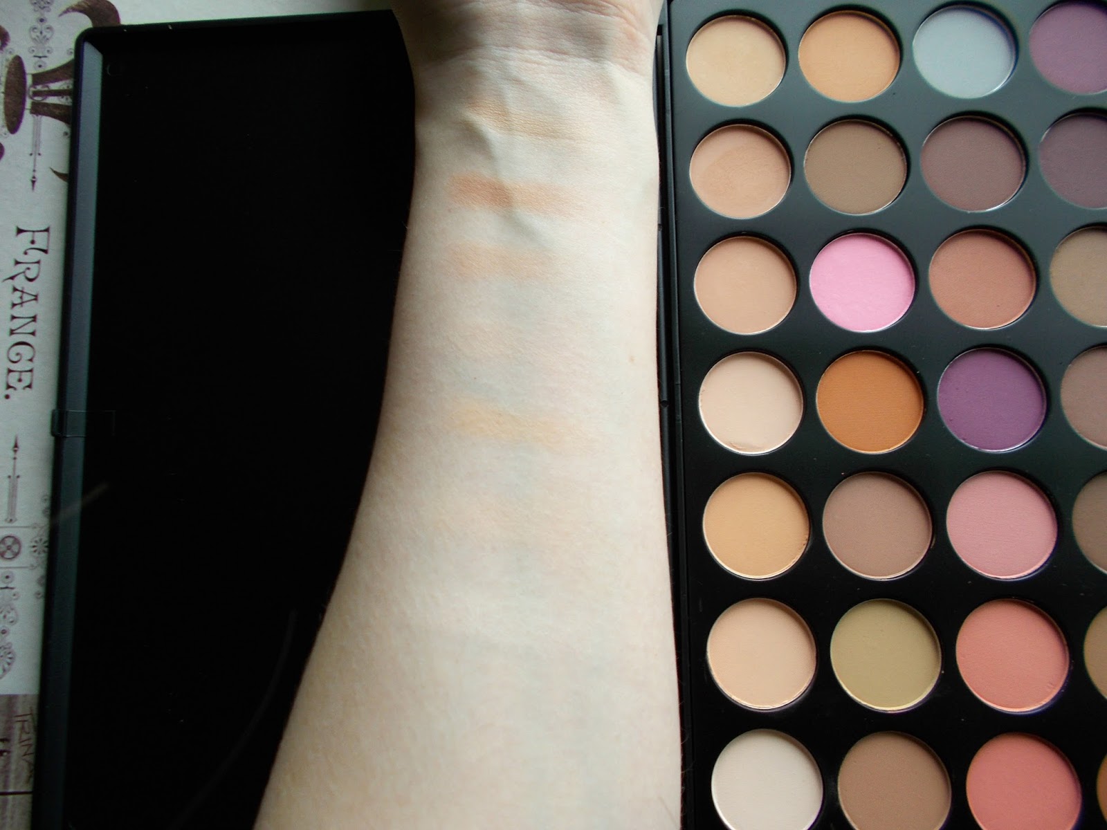 Morphe Brushes BeautyBay review 35N colour matte palette 1st row swatches
