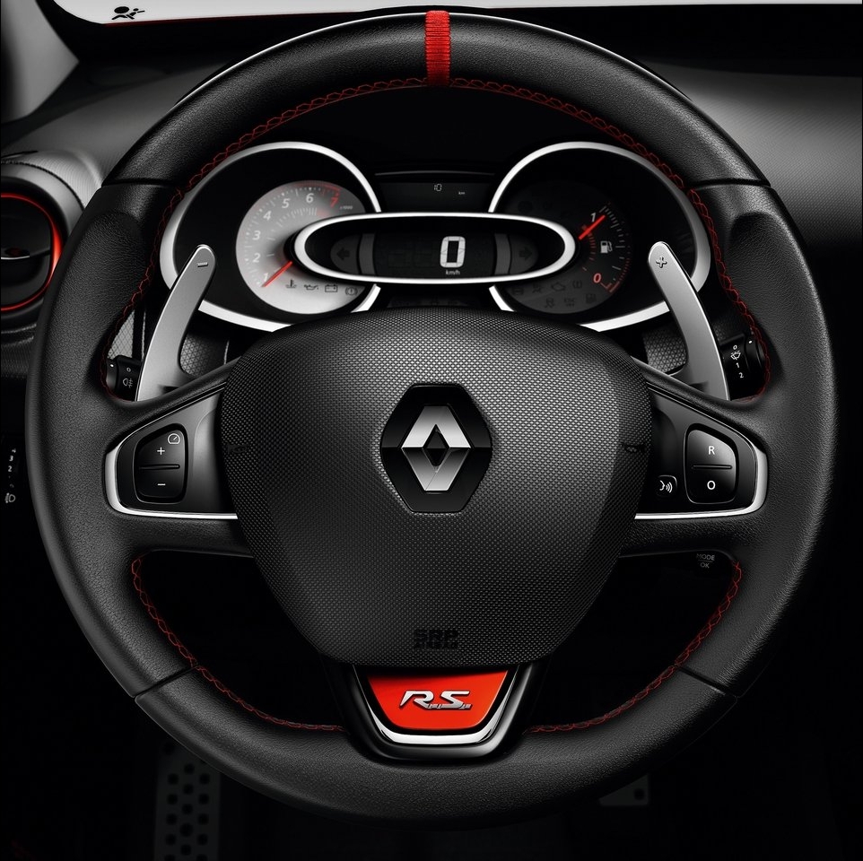 COCKPIT AUTOMÓVEL APRESENTAÇÃO Renault CLIO R.S. 200 EDC MONACO GP