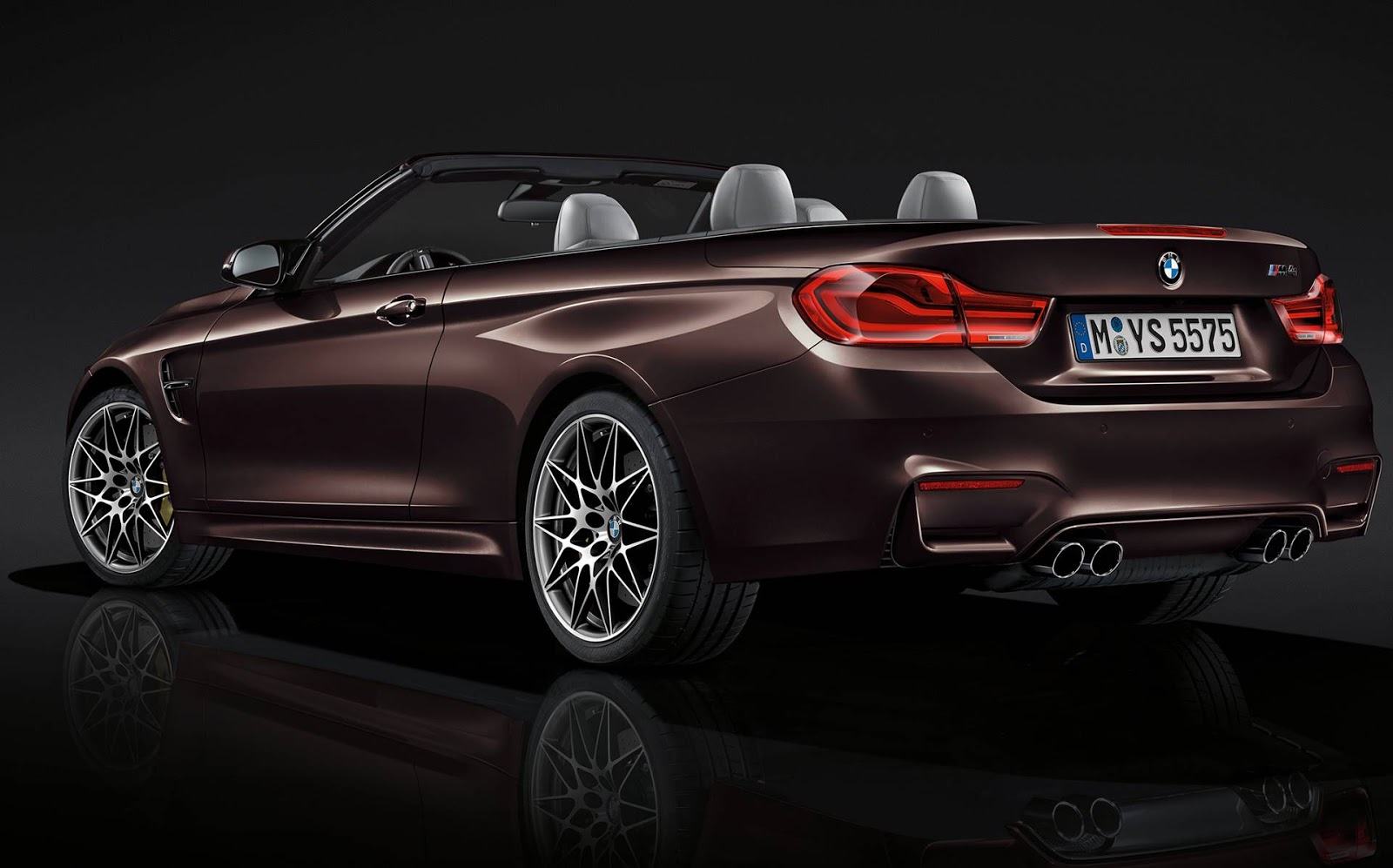 Час мечты бмв. Bmw i8 black garage. Бмв и пальмы. Бмв dream. Бмв восьмерка бмв восьмерка.