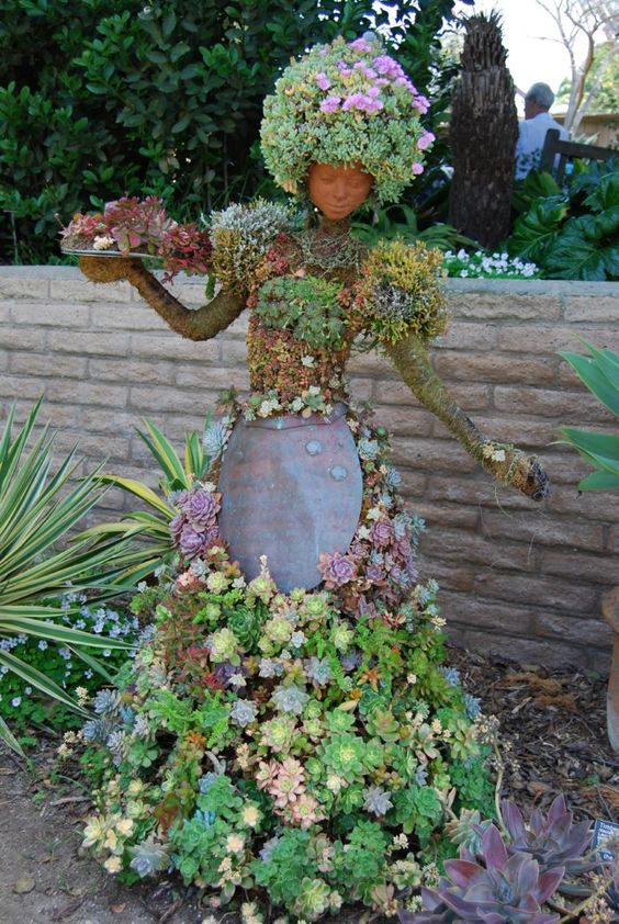 .: 14 Beautiful Examples of Garden Art For Your Yard