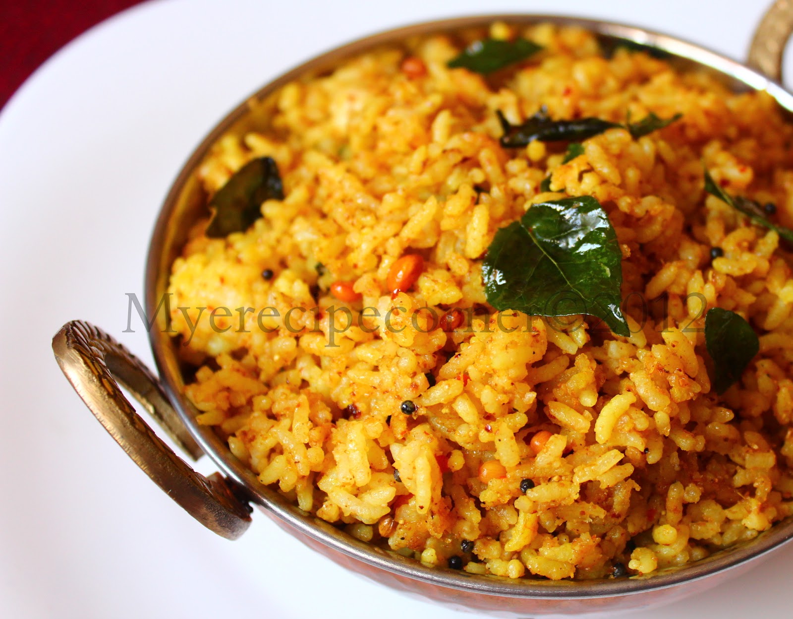 Mye's Kitchen: Kovil Puliyodharai/ Tamarind Rice Temple Style.