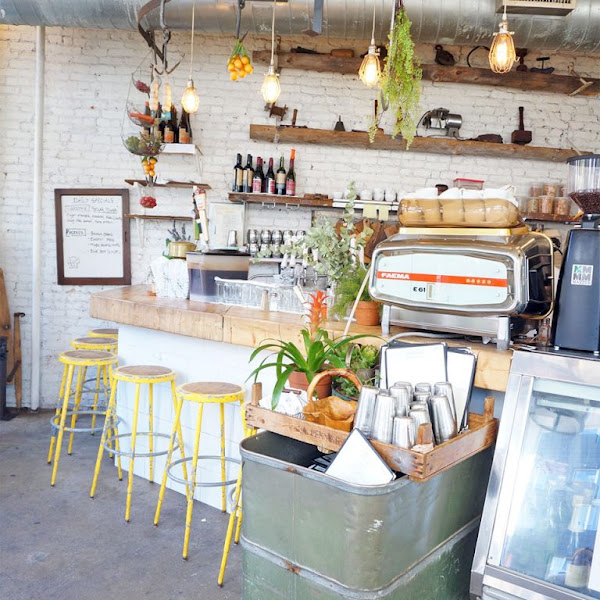 Fresca y natural. Asi es la decoracion de esta bonita cafeteria en L.A