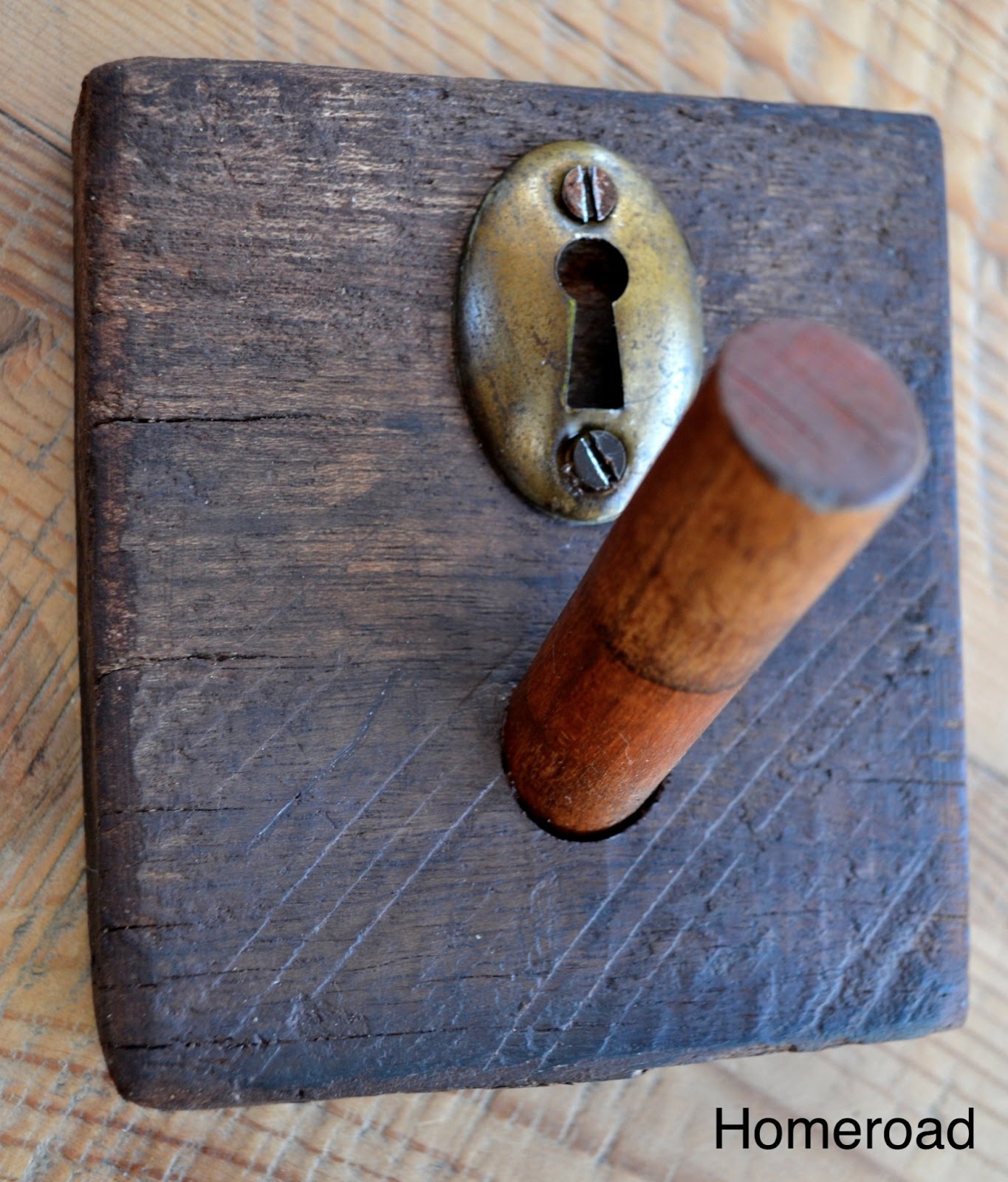 How to Make Rustic Peg Hooks