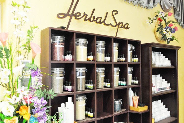 Herbal Spa pedicure service 10 OFF at Davi Nails 1960N.Eldridge