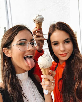 foto tumblr de amigas con helado