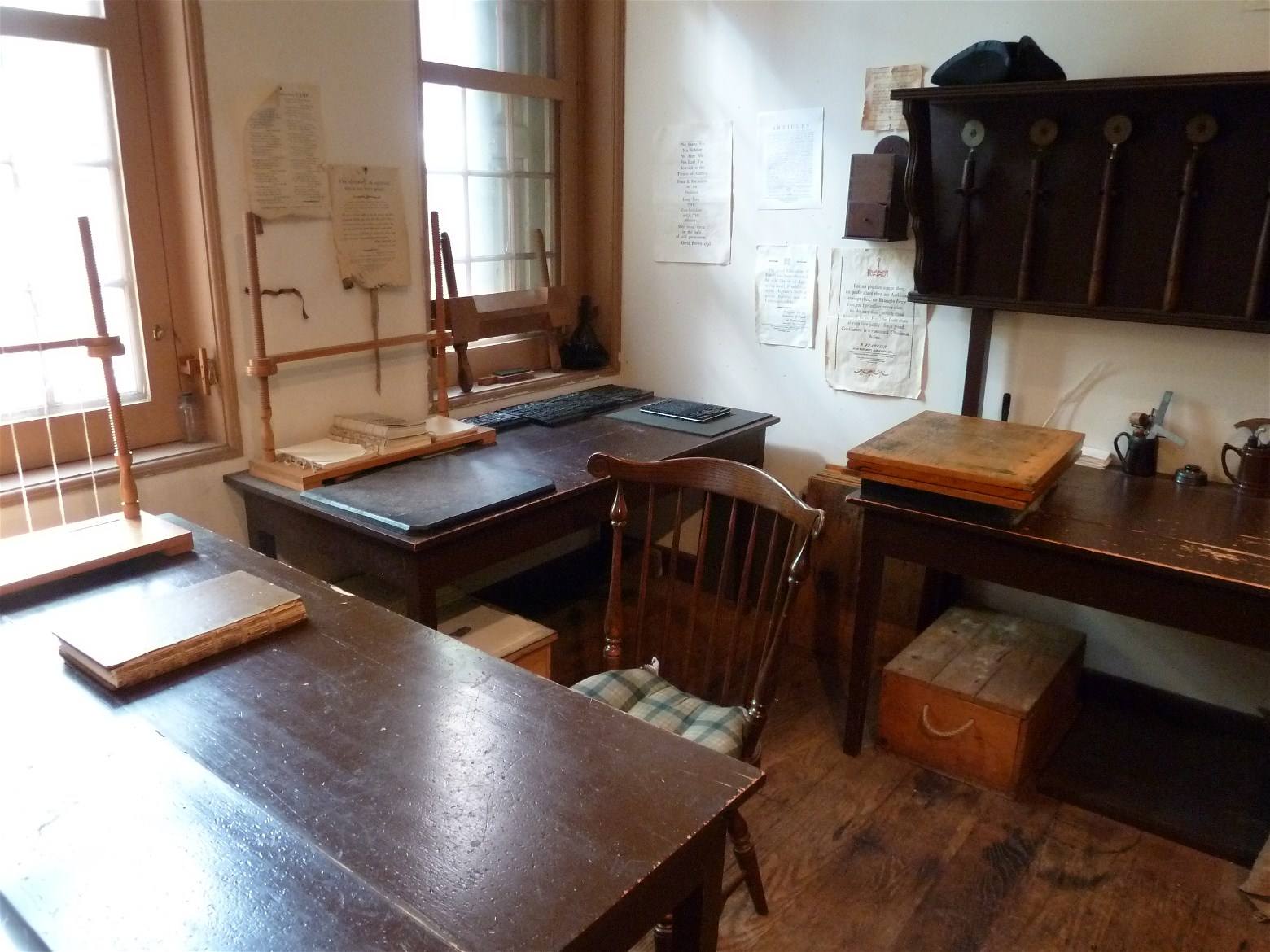 worm-s-eye-view-ben-franklin-print-shop