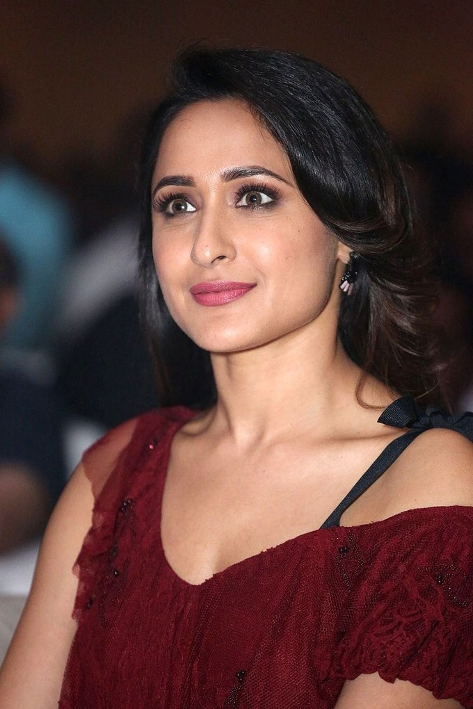 Pragya Jaiswal HD Images: Latest Photos, Hot Stills of Pragya Jaiswal