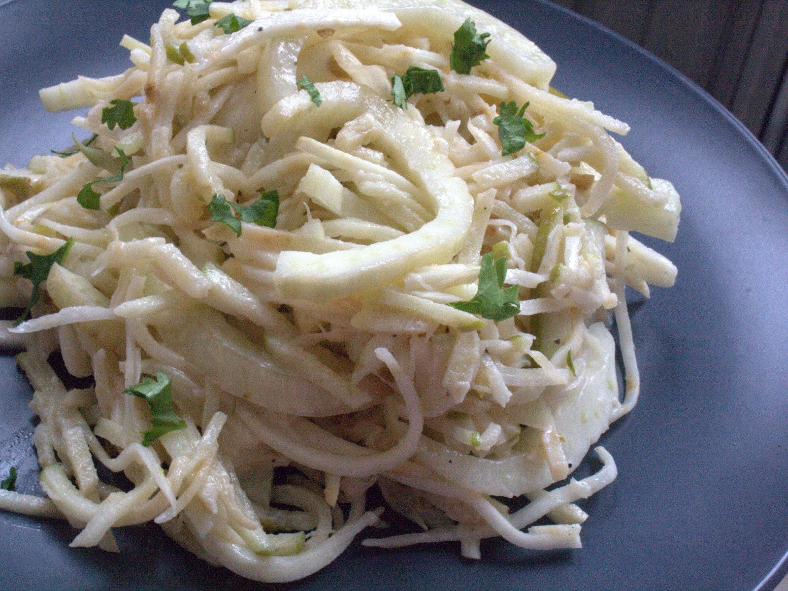 MakeMeals Mama Fennel, Apple & Celery Root Slaw