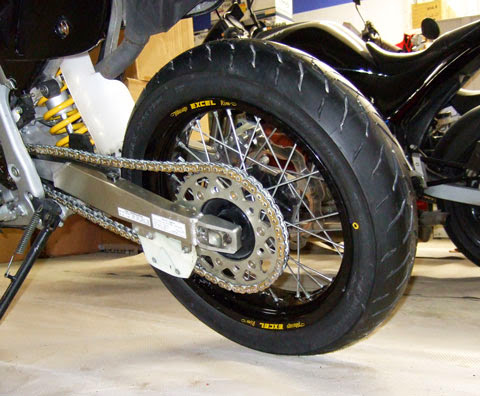DUNLOP SPORTMAX GPR-200
どんどん車検に向けた計画が実行されていきます。 DUNLOP SPORTMAX GPR200