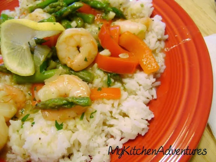 Renee's Kitchen Adventures:  Lemony-Garlic Shrimp with Vegetables. Light and healthy!  #shrimp #lemon
