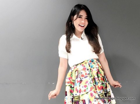 Via Vallen Cinta Kurang Gizi Via Vallen - Cinta Kurang Gizi