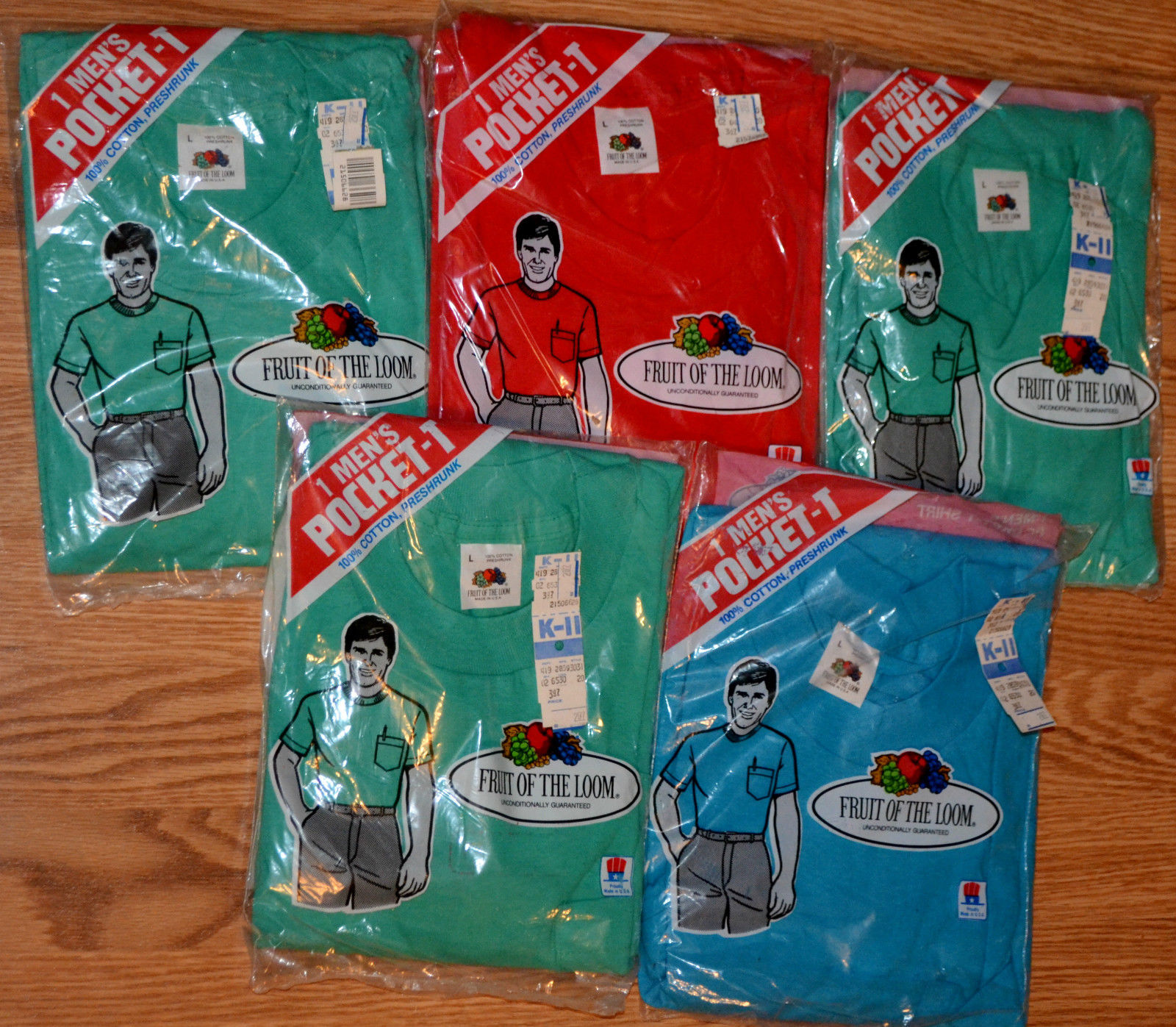 ร้านคอกลม เสื้อยืดมือสอง เสื้อยืดกระเป๋าหน้า Fruit Of the Loom