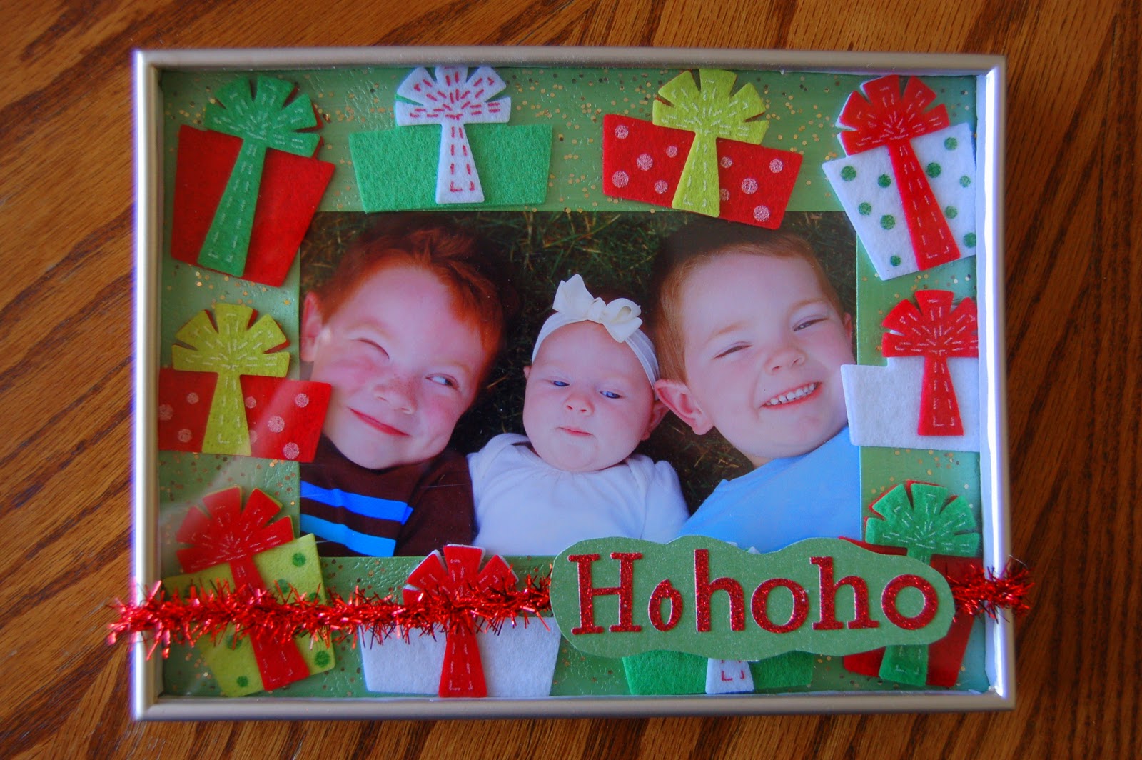 DIY Christmas Picture Frames ~ She's Crafty