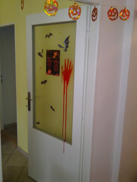 Bloody door, Halloween Menu