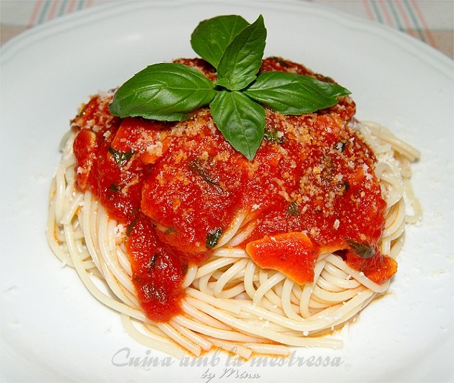 Cocina con Mina Espaguetis con tomate ajo y albahaca o de película