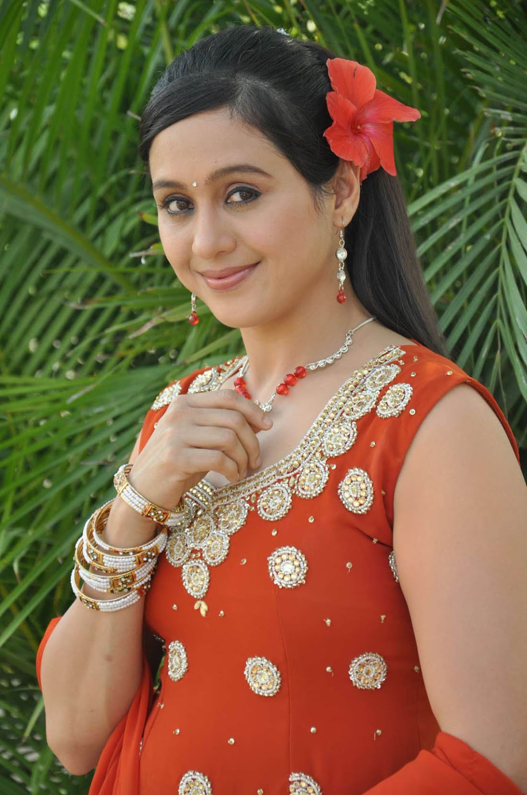 Telugu Actress Devayani Latest Gorgeous Photos Gallery.