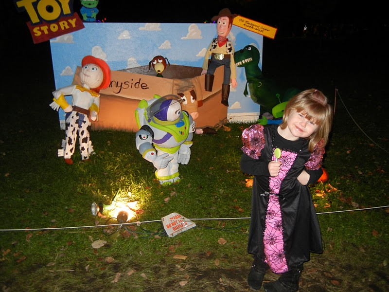 Our little lady is 4 years old! Detroit ZOO BOO!