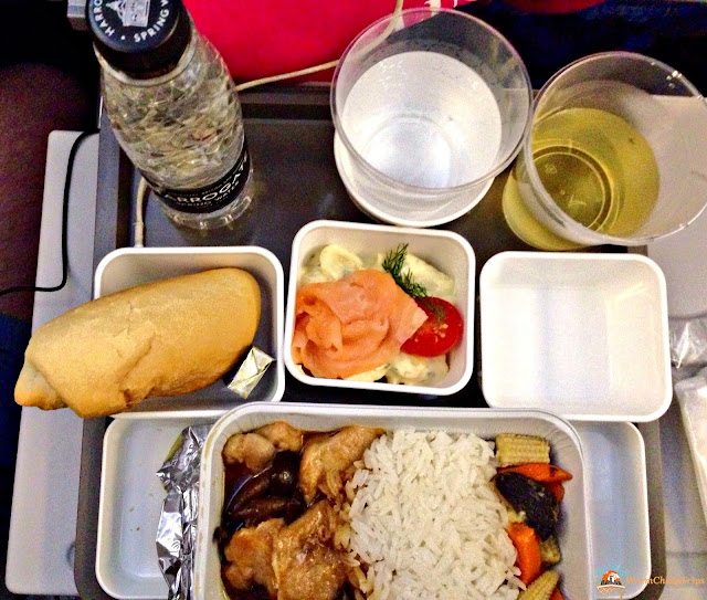 Cathay Pacific opinioni, Cathay Pacific recensione, cathay pacific aereo, volare con cathay pacific 