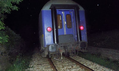 Влак удари пиян мъж, заспал на жп релсите 