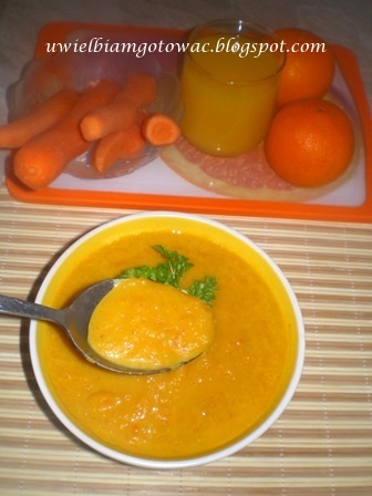 Zupa marchewkowo-pomarańczowa