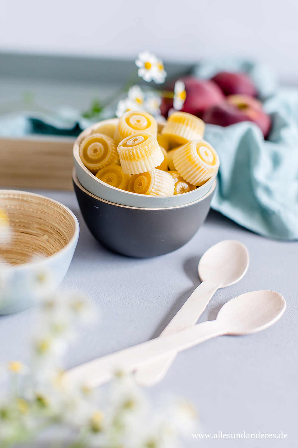 Schnelle Pfirsich-Eis-Pralinen mit Joghurt | Alles und Anderes