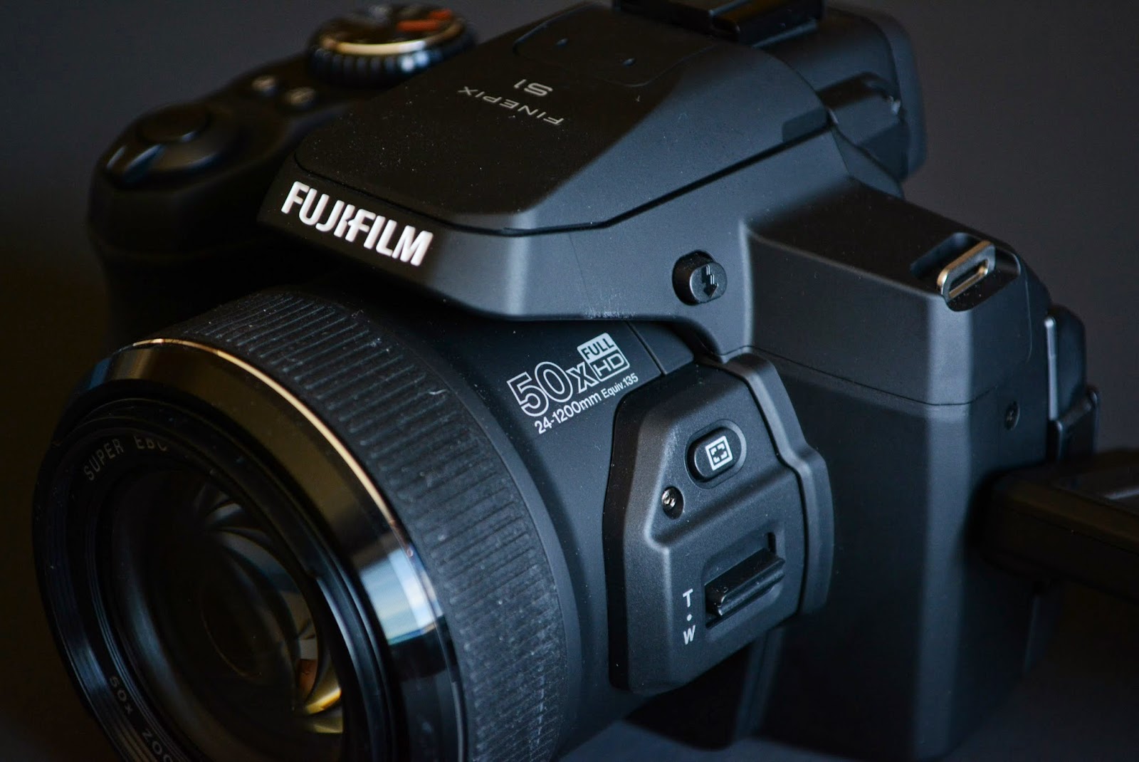 Art of the Image: Fuji Finepix S1: Un-Boxed and First Impressions