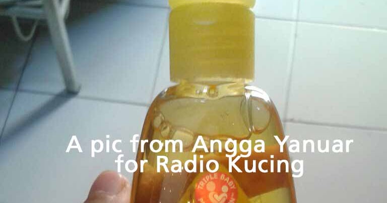 Review Sampo Bayi Jonshon Jonshon S Untuk Memandikan Kucing