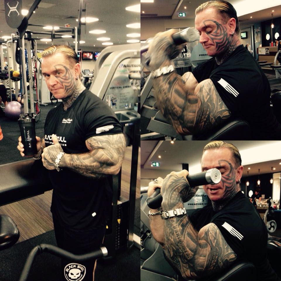 My long-time friend IFBB Pro Lee Priest working it out.