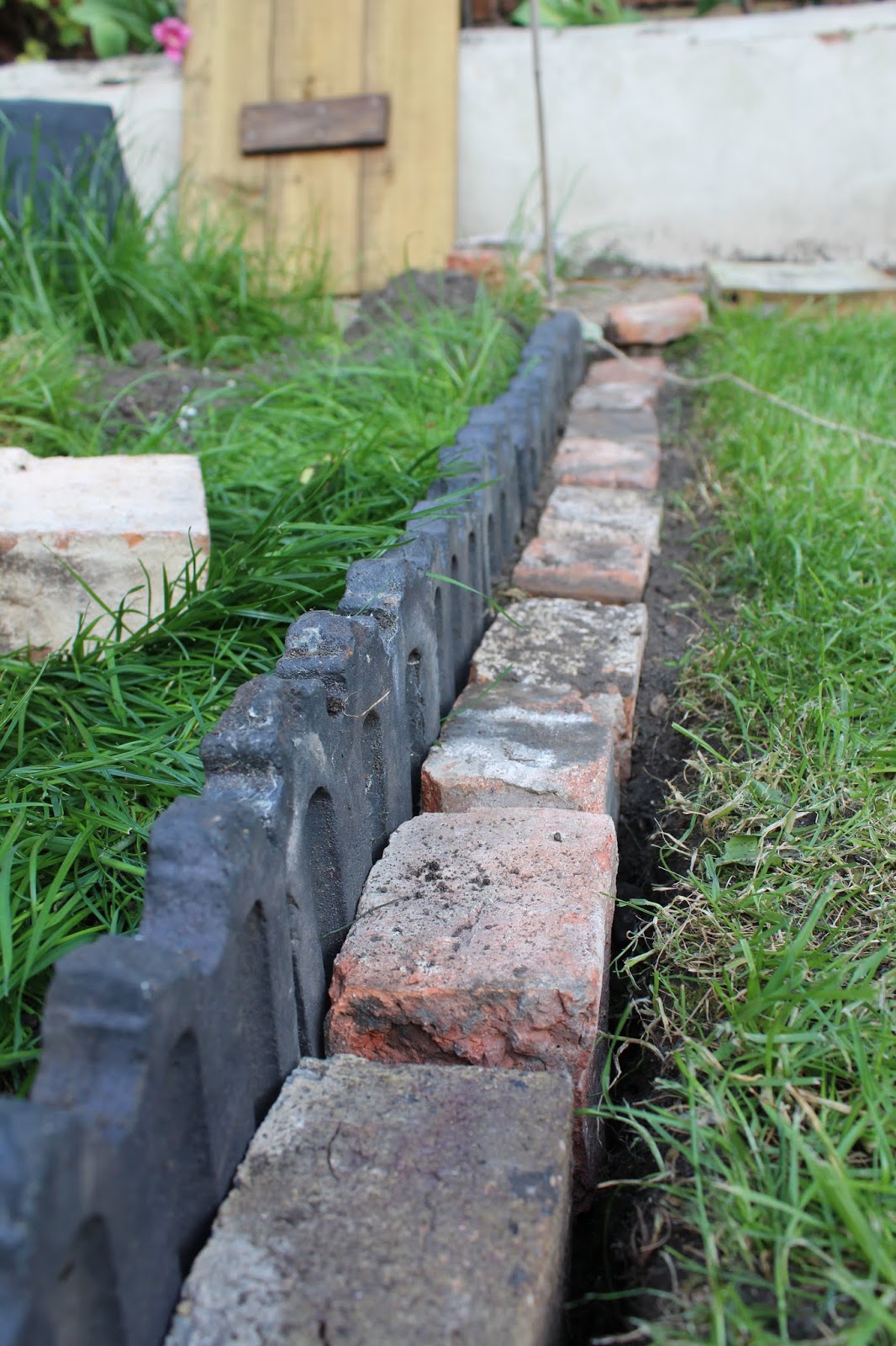 Laying Gravel In the Garden Kezzabeth.co.uk DIY, Renovation