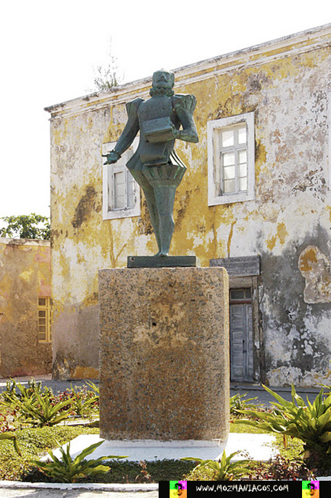 Estátua - Portugueses
