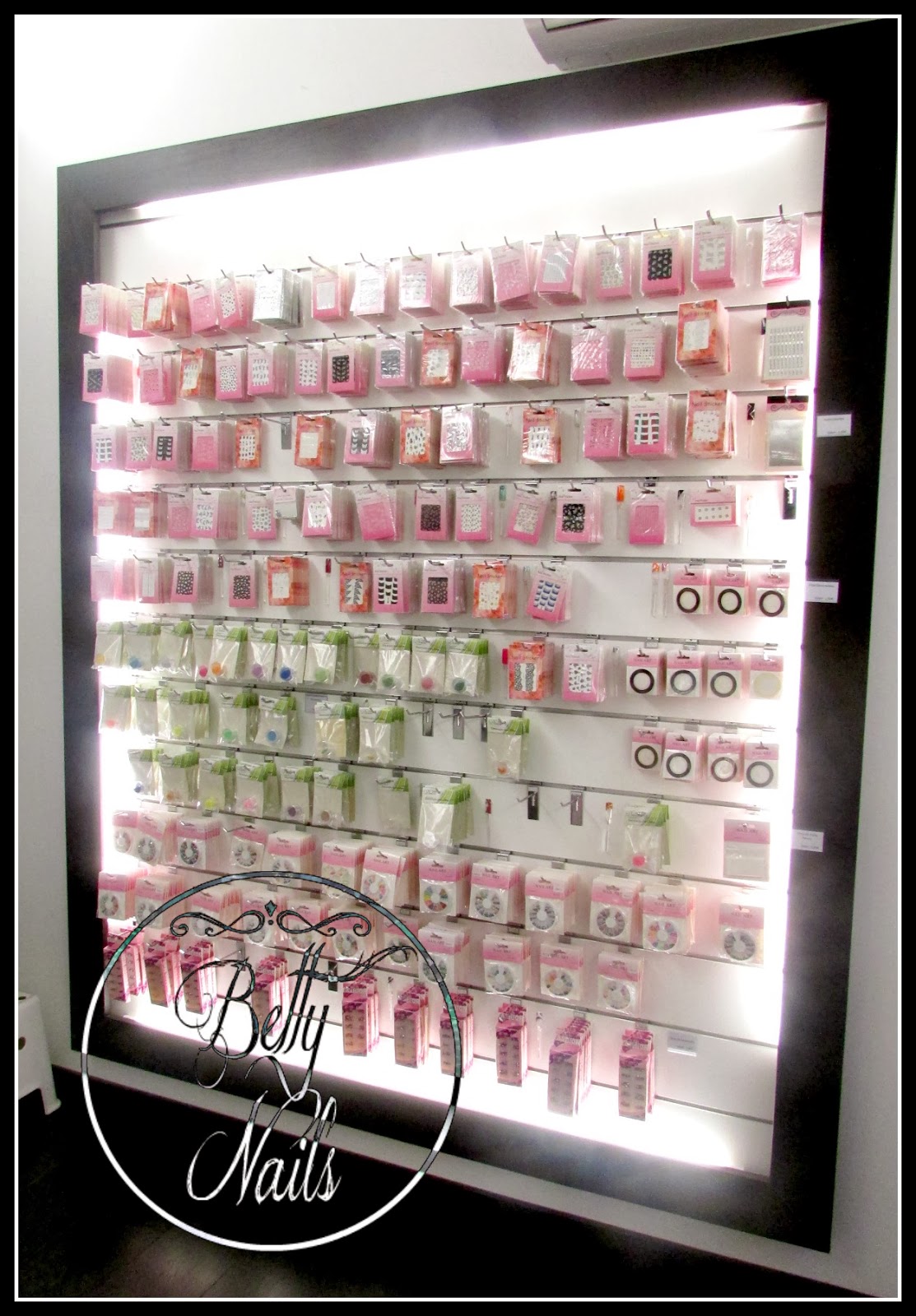 Betty Nails Nails Divine