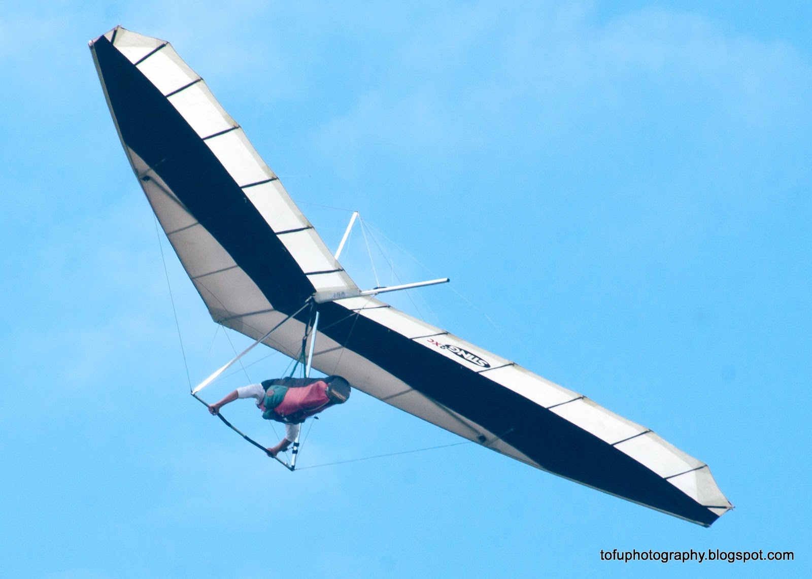 Tofu Photography Hang gliding at Byron Bay, Australia Tofu Photography Hang gliding at Byron Bay, Australia