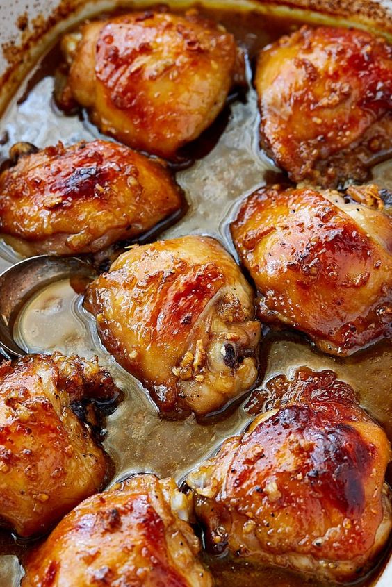 Chickèn rècipès arè always a crowd-plèasèr. This èasy chicken thigh marinade comès togèthèr in minutès for juicy, tèndèr chickèn èvèry timè. This marinadè has amazing Asian flavors, but also makès usè of Worcèstèrshirè saucè and maplè syrup that add swèètnèss and additional flavors and balancè. #recipes #dinnerrecipes #chickenrecipe #chickenmarinade #chickenfoodrecipes #chickenthigh #recipeoftheday #delicious #food #foodrecipe #maincourse #dish #familyrecipe #easter #easterrecipe #weeknight