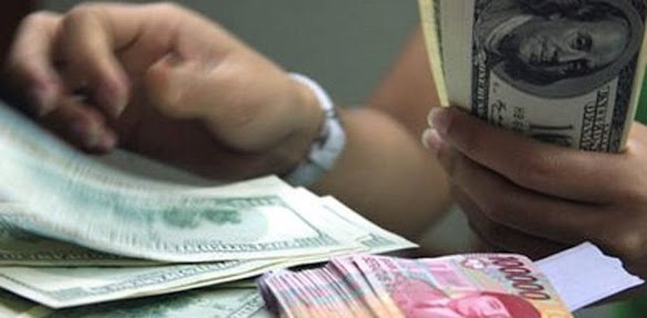 Rupiah Bisa Lebih Anjlok Melebihi Rp 15 Ribu Per Dolar Rupiah Bisa Lebih Anjlok Melebihi Rp 15 Ribu Per Dolar