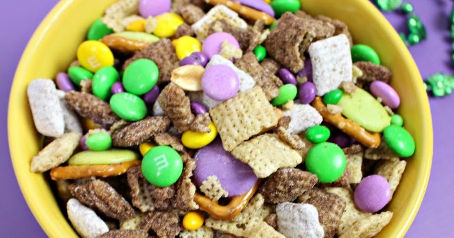 mardi gras snack mix