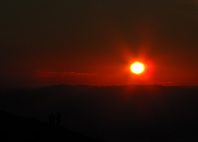 Wschód słońca na Babiej Górze (http://gorskiewedrowki.blogspot.com)