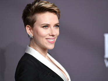 Scarlett Johansson reaparece en gala tras separación