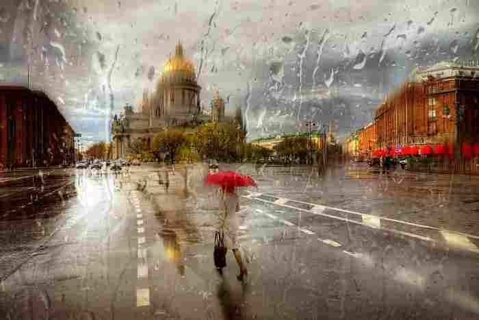 В городе дождь. Эдуард Гордеев (фотограф)