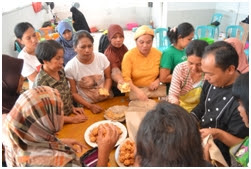 Praktek Mengemas Hasil Olahan Bandeng