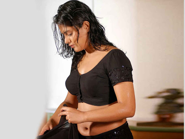 Saree Navel 24 - Girls without clothes bra underwear panties makeup