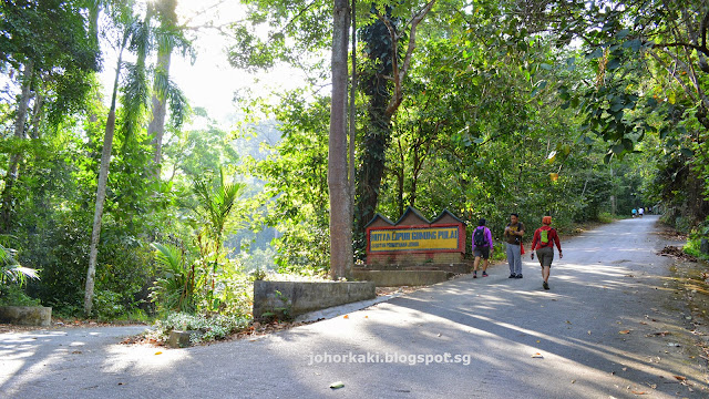 Trekking at Hutan Lipur Gunung Pulai Recreational Forest in Johor Malaysia Hutan-Lipur-Gunung-Pulai-Recreational-Forest-Johor-Malaysia