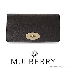 Kate-Middleton--style-MULBERRY-Bayswater-clutch.jpg