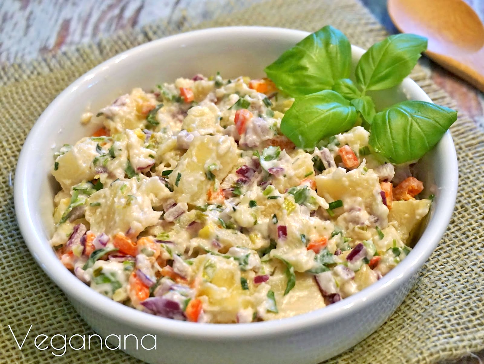 Salada de Batata Baroa com Maionese Vegana - Veganana