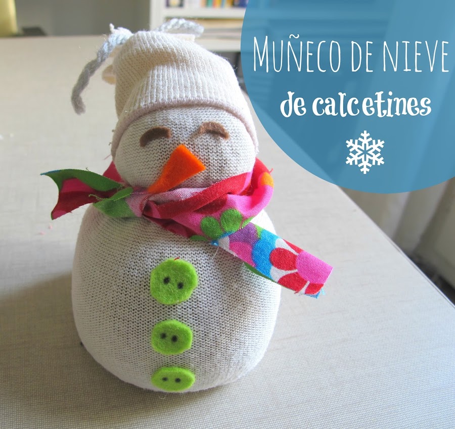 Cómo hacer un muñeco de nieve con calcetines viejos