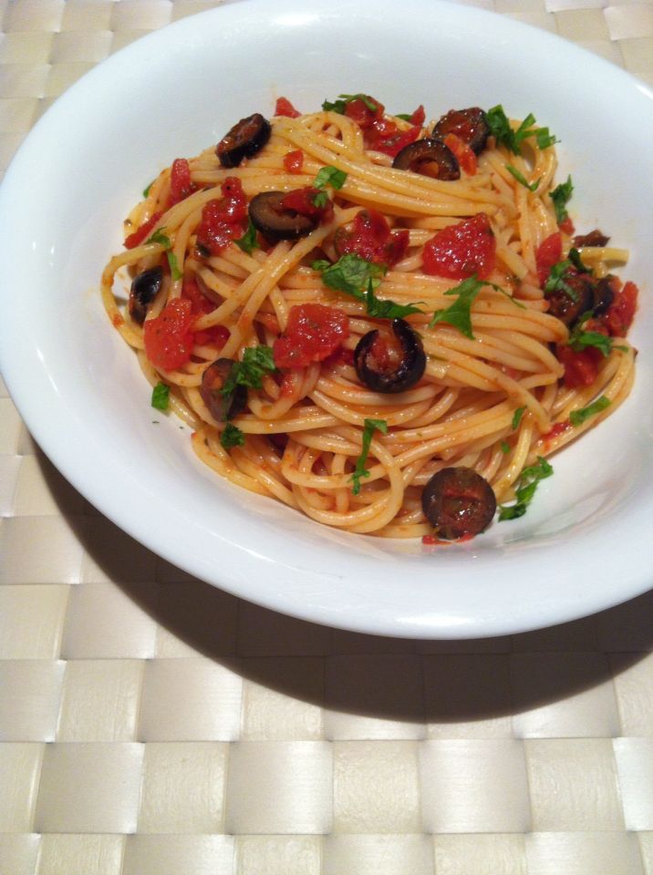 Pasta Academy: Spaghetti alla puttanesca Pasta Academy: Spaghetti alla puttanesca