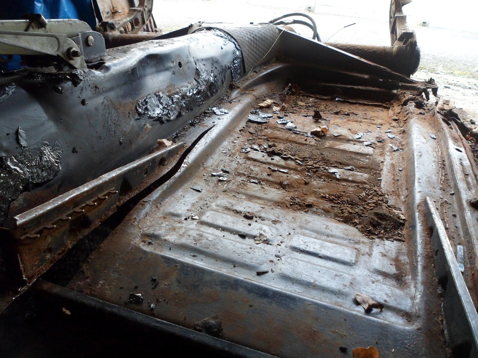 1965 VW Beetle Restoration Fun with tar board!