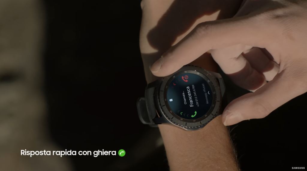 Pubblicità Gear S3, smartwatch Samsung terza generazione - Video e immagini spot Dicembre 2016