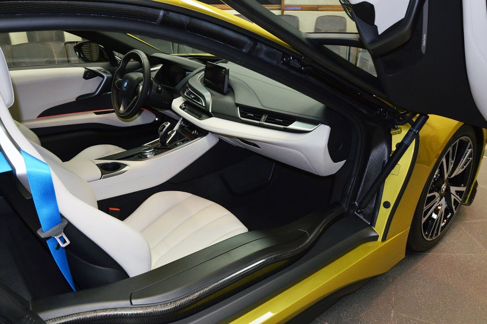 BMW i8 тюнингованная