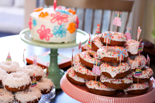 Kue Ulang Tahun Anak dari Donat - Resep Membuat Kue