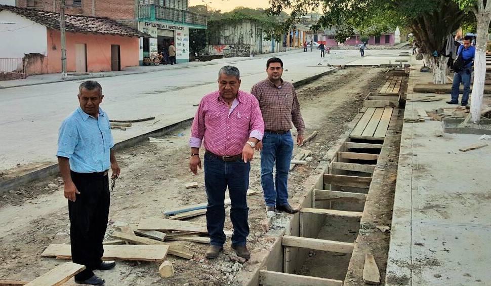 PAPANTLA MEJORA SU COMUNIDAD MÁS GRANDE AGUA DULCE RECUENTOS DE VERACRUZ PAPANTLA MEJORA SU COMUNIDAD MÁS GRANDE AGUA DULCE RECUENTOS DE VERACRUZ